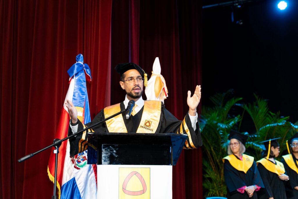 UNIREMHOS gradúa a 637 profesionales y llama a la unidad nacional para impulsar reforma educativa | 4 | UNIREMHOS gradúa a 637 profesionales y llama a la unidad nacional para impulsar reforma educativa - Noticias de hoy en República Dominicana | De Último Minuto