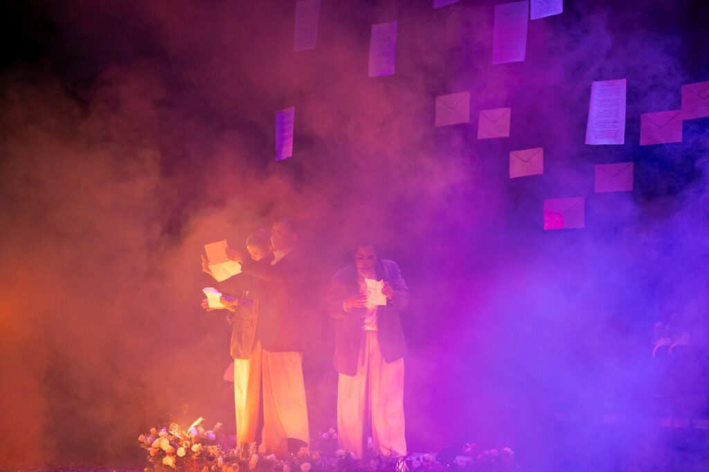 Teatro Rodante de Bellas Artes dio inicio al Mes del Teatro con una brillante puesta en escena de “Aquí a la sombra, Salomé” - Noticias de hoy en República Dominicana | De Último Minuto