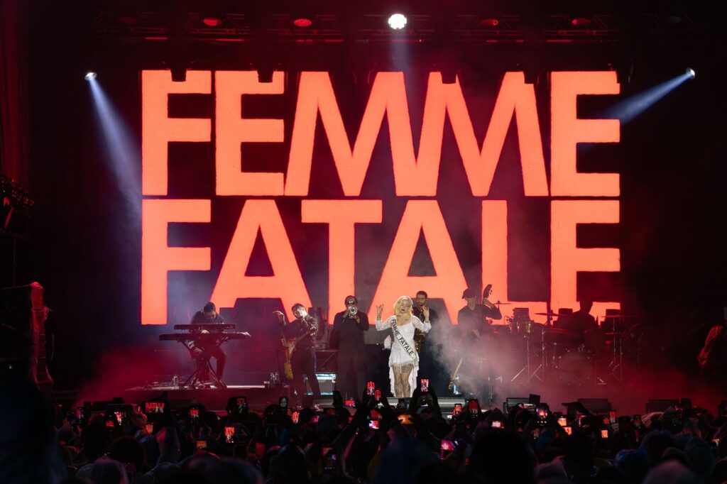 Más de seis mil fanáticos celebran los 10 años de Isle of Light - Noticias de hoy en República Dominicana | De Último Minuto