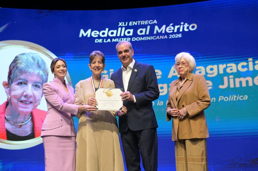 Entregan la Medalla al Mérito de la Mujer Dominicana a 22 mujeres por su liderazgo y aportes al desarrollo nacional - Noticias de hoy en República Dominicana | De Último Minuto