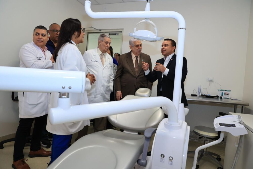 SNS entrega de tomógrafos dentales y panorámicos en 8 hospitales | 3 | SNS entrega de tomógrafos dentales y panorámicos en 8 hospitales - Noticias de hoy en República Dominicana | De Último Minuto