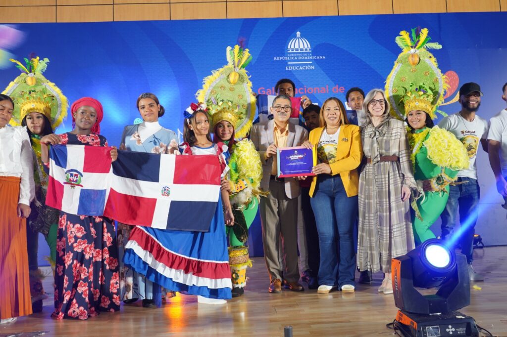 Minerd celebra el talento y creatividad estudiantil en Gala Nacional de Carnaval Escolar 2026 - Noticias de hoy en República Dominicana | De Último Minuto