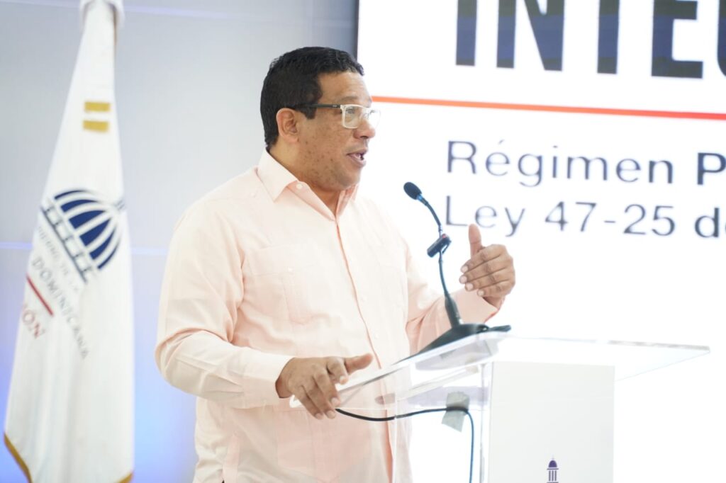 MINERD realiza jornada institucional sobre nueva Ley de Compras y Contrataciones y el Código Penal | 3 | MINERD realiza jornada institucional sobre nueva Ley de Compras y Contrataciones y el Código Penal - Noticias de hoy en República Dominicana | De Último Minuto