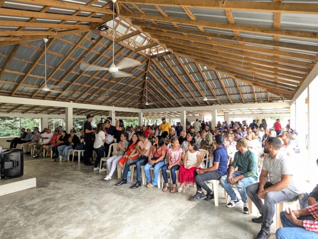 Comunidades de la Sierra imploran a Abinader construir carretera Manacla-Diferencia y rescatar servicios básicos - Noticias de hoy en República Dominicana | De Último Minuto