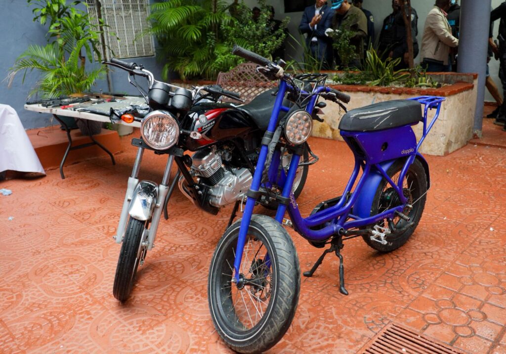 Policía Nacional incauta drogas, armas, vehículos y más de 100 máquinas tragamonedas en el DN - Noticias de hoy en República Dominicana | De Último Minuto