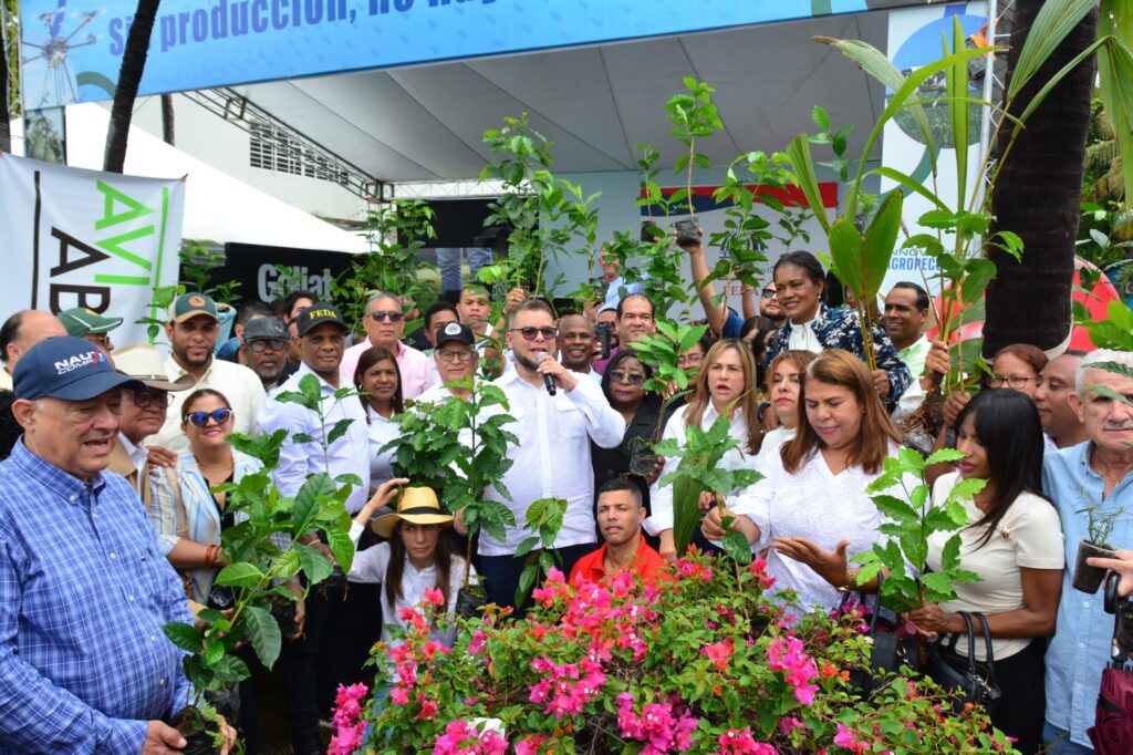 Hecmilio Galván: ´´con el FEDA hemos impactado la vida de casi 2.5 millones de dominicanos, motivando el deseo cultivar - Noticias de hoy en República Dominicana | De Último Minuto