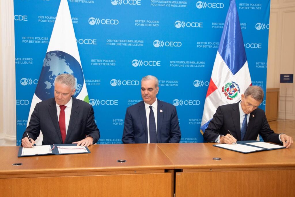 RD formaliza acercamiento a la OCDE con firma de Memorando de Entendimiento | 3 | RD formaliza acercamiento a la OCDE con firma de Memorando de Entendimiento - Noticias de hoy en República Dominicana | De Último Minuto