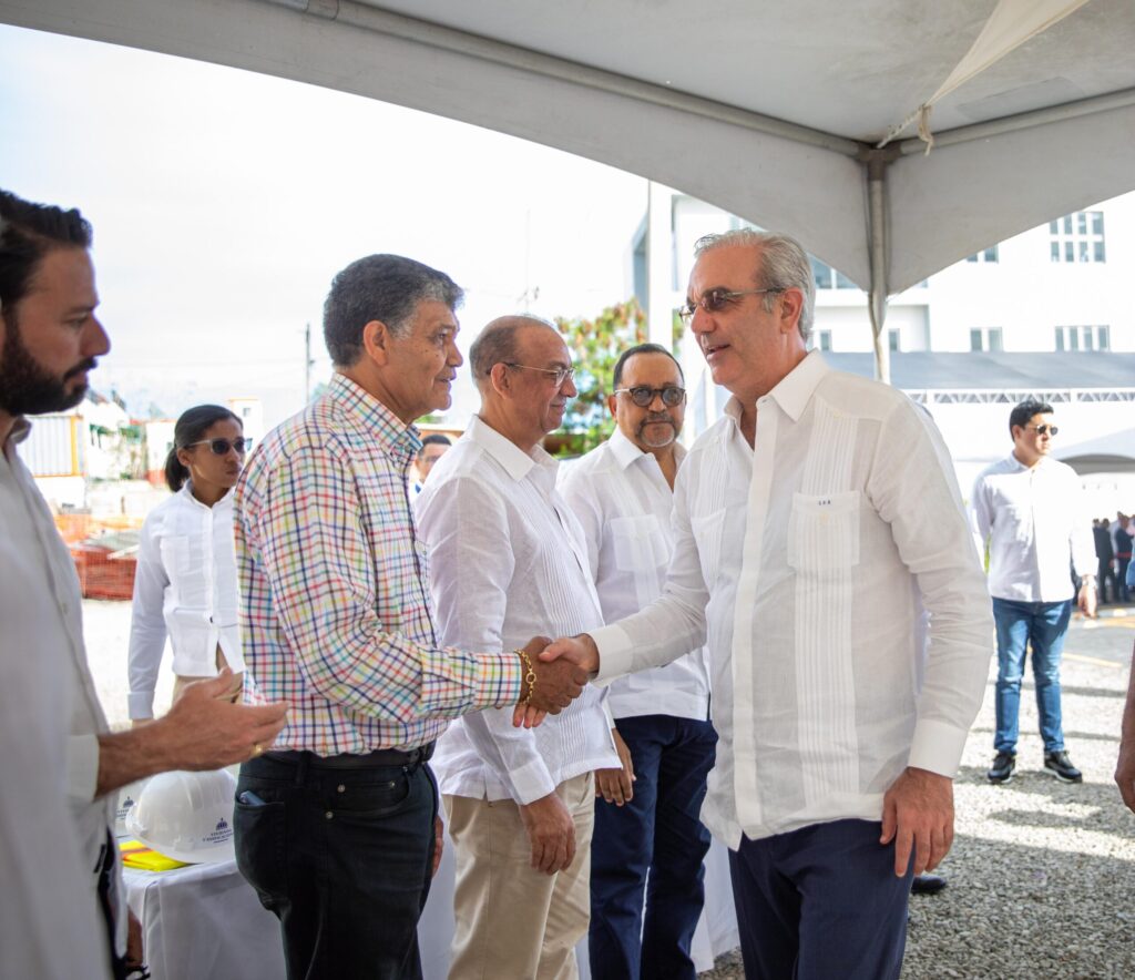 Abinader inaugura nuevo edificio administrativo de la OMSA para fortalecer el servicio a la ciudadanía | 4 | Abinader inaugura nuevo edificio administrativo de la OMSA para fortalecer el servicio a la ciudadanía