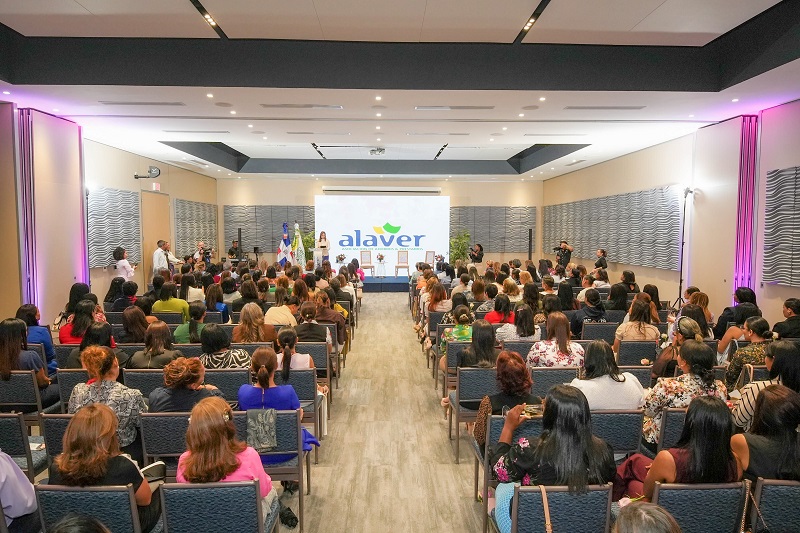 Alaver revela que el 52.98% de depositantes son mujeres - Noticias de hoy en República Dominicana | De Último Minuto