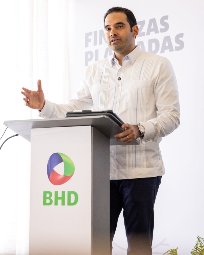 Banco BHD realiza taller de finanzas digitales para adultos mayores - Noticias de hoy en República Dominicana | De Último Minuto