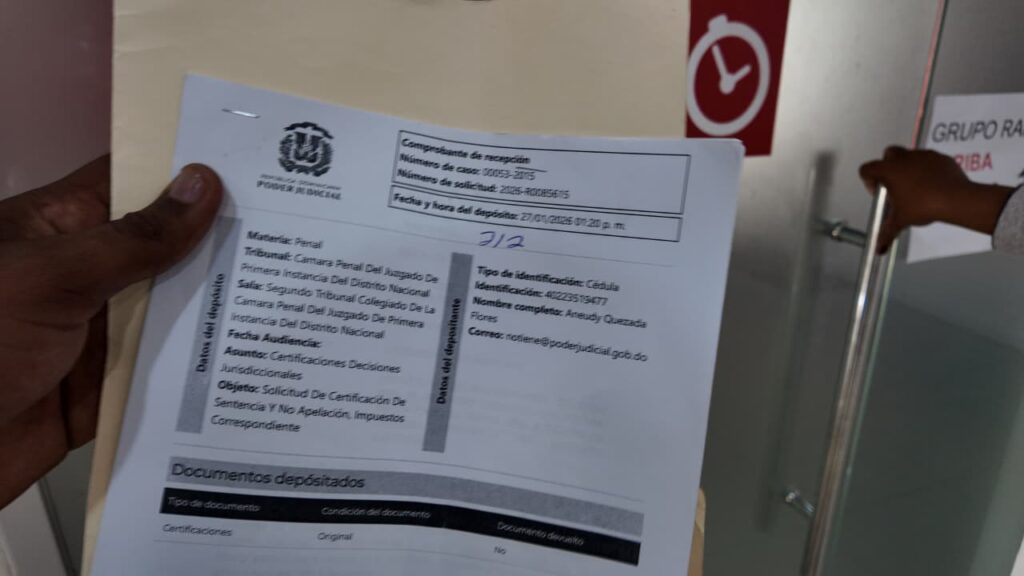 Ciudadano denuncia más de siete años con impedimento de salida sin resolver tras caso con la DNCD - Noticias de hoy en República Dominicana | De Último Minuto