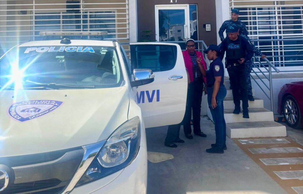 Detienen a mujer por presunta agresión a menor tras video difundido en redes sociales en Santiago - Noticias de hoy en República Dominicana | De Último Minuto