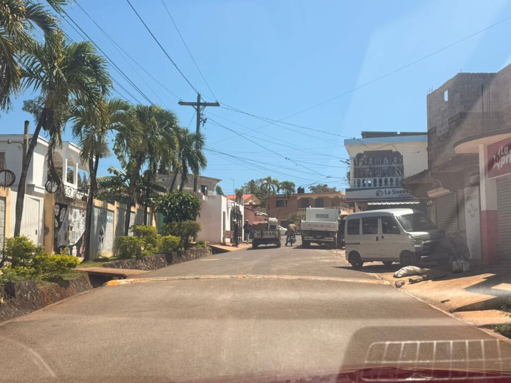 Lotedom instala banca de lotería cerca de un centro educativo en Punta Balandra - Noticias de hoy en República Dominicana | De Último Minuto