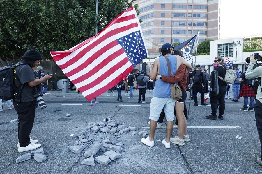 Más de 80 detenidos en las protestas contra Trump en Los Ángeles, Denver, Portland y Dallas | 2 | Más de 80 detenidos en las protestas contra Trump en Los Ángeles, Denver, Portland y Dallas - Noticias de hoy en República Dominicana | De Último Minuto