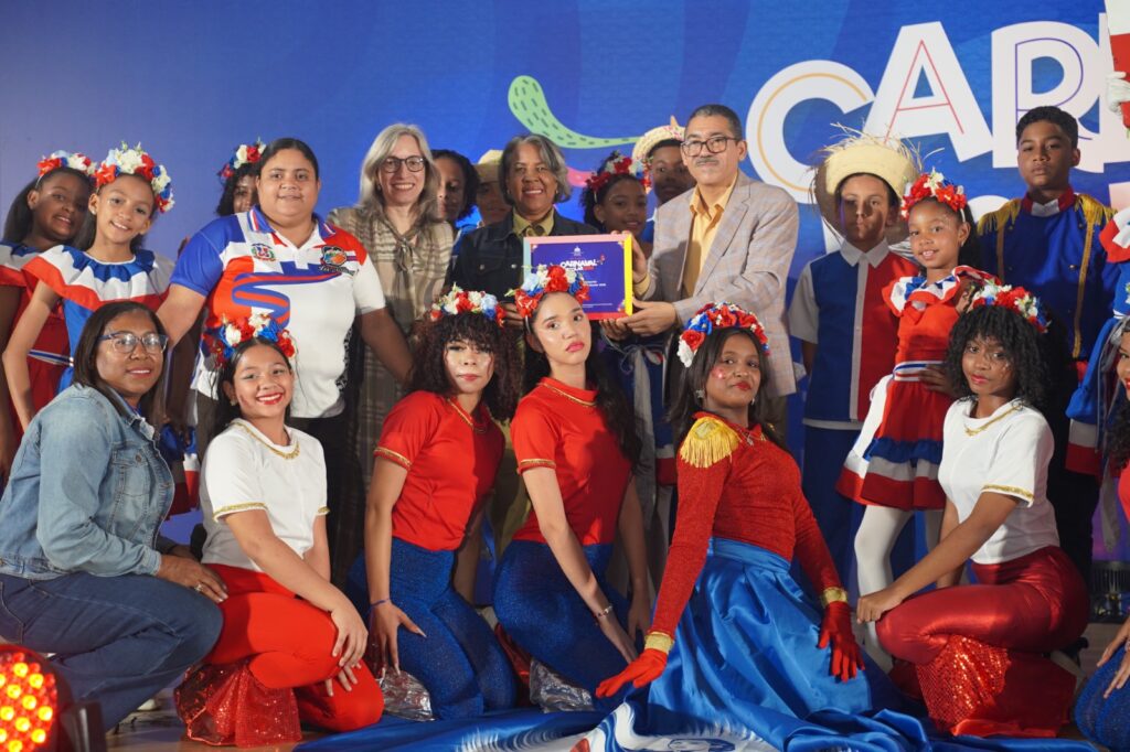 Minerd celebra el talento y creatividad estudiantil en Gala Nacional de Carnaval Escolar 2026 - Noticias de hoy en República Dominicana | De Último Minuto