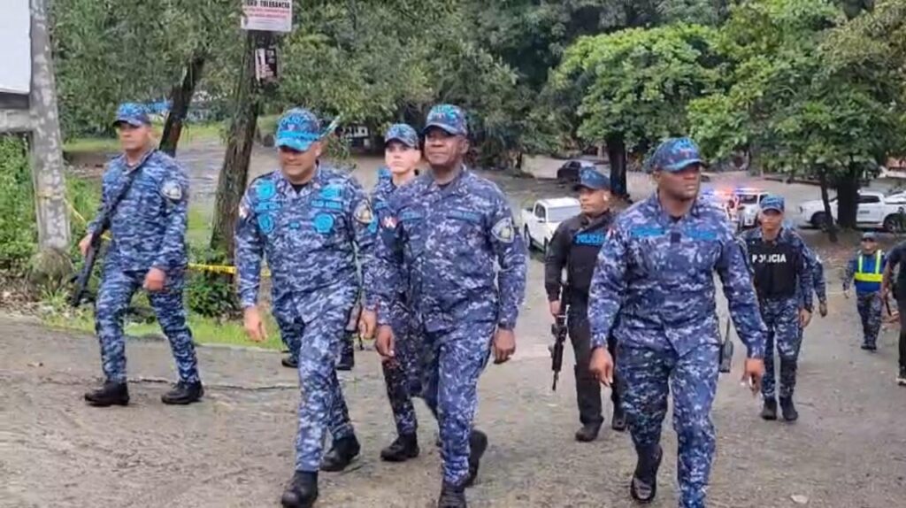 Cierran balnearios en Monseñor Nouel por lluvias asociadas a vaguada - Noticias de hoy en República Dominicana | De Último Minuto