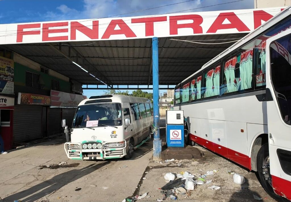 Flujo de pasajeros hacia el Sur se concentró entre el Jueves Santo y primeras horas del Viernes Santo, afirman chóferes - Noticias de hoy en República Dominicana | De Último Minuto
