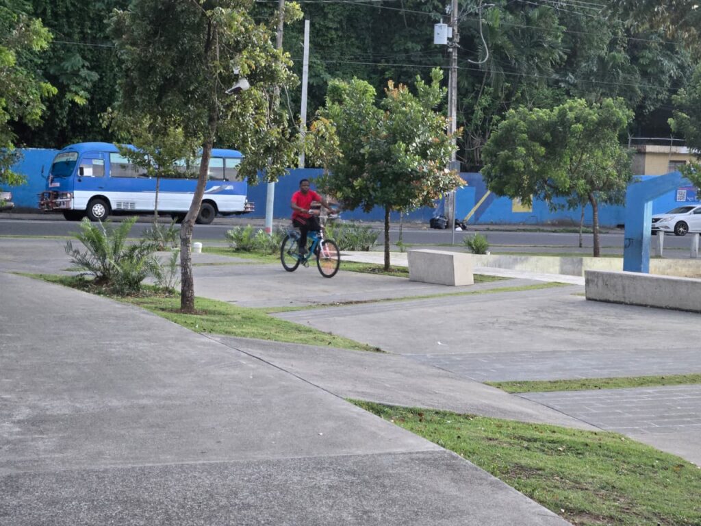 Comercios permanecen cerrados y avenidas despejadas durante el Viernes Santo 2026 - Noticias de hoy en República Dominicana | De Último Minuto