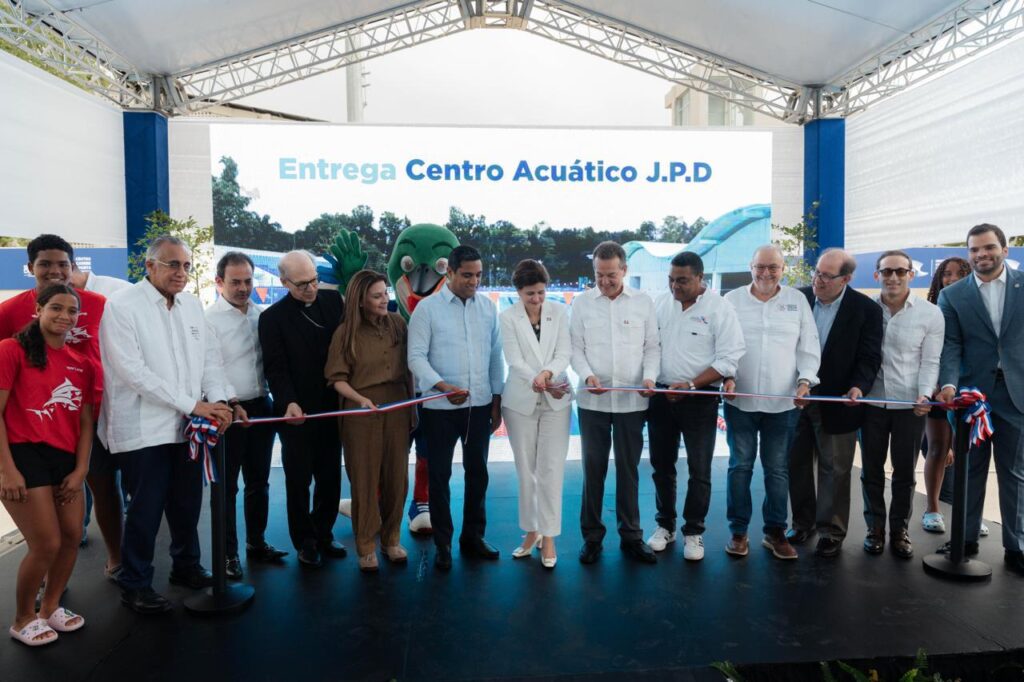 Ministro Ito Bisonó entrega Centro Acuático del Centro Olímpico y anuncia su certificación internacional | 4 | Ministro Ito Bisonó entrega Centro Acuático del Centro Olímpico y anuncia su certificación internacional - Noticias de hoy en República Dominicana | De Último Minuto