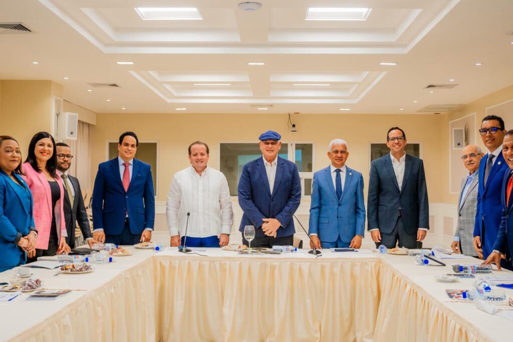 Paliza participa en comisión que estudia ley contra financiamiento ilícito - Noticias de hoy en República Dominicana | De Último Minuto