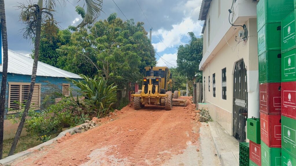 El Limón avanza: Alcaldía y proyecto Amares continúan mejorando caminos y carreteras | 3 | El Limón avanza: Alcaldía y proyecto Amares continúan mejorando caminos y carreteras - Noticias de hoy en República Dominicana | De Último Minuto