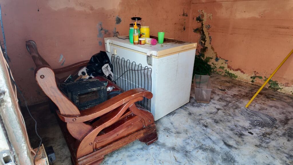 Residentes de Los Girasoles I claman por soluciones tras inundaciones productos del desbordamiento de cañada | 5 | Residentes de Los Girasoles I claman por soluciones tras inundaciones productos del desbordamiento de cañada - Noticias de hoy en República Dominicana | De Último Minuto