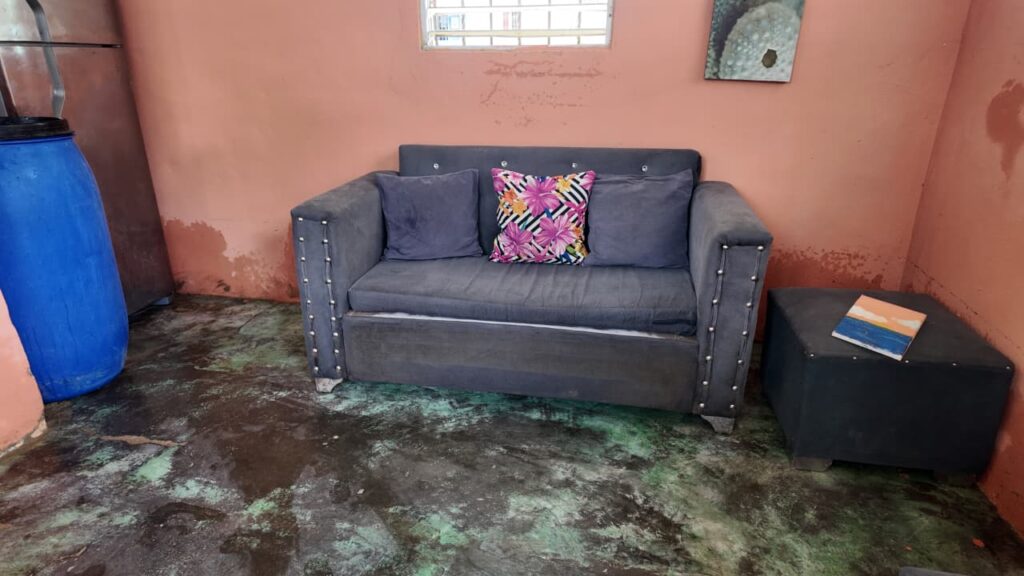 Residentes de Los Girasoles I claman por soluciones tras inundaciones productos del desbordamiento de cañada | 7 | Residentes de Los Girasoles I claman por soluciones tras inundaciones productos del desbordamiento de cañada - Noticias de hoy en República Dominicana | De Último Minuto