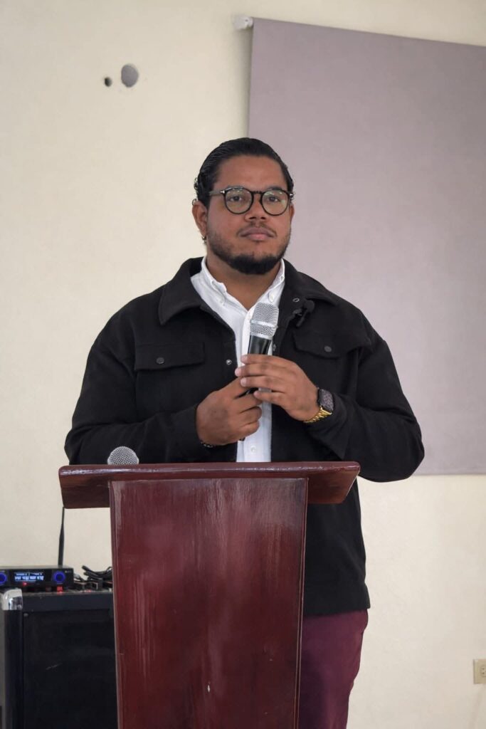 Juramentan Club Estudiantil de Liderazgo en la Regional 03 de Educación en Azua - Noticias de hoy en República Dominicana | De Último Minuto