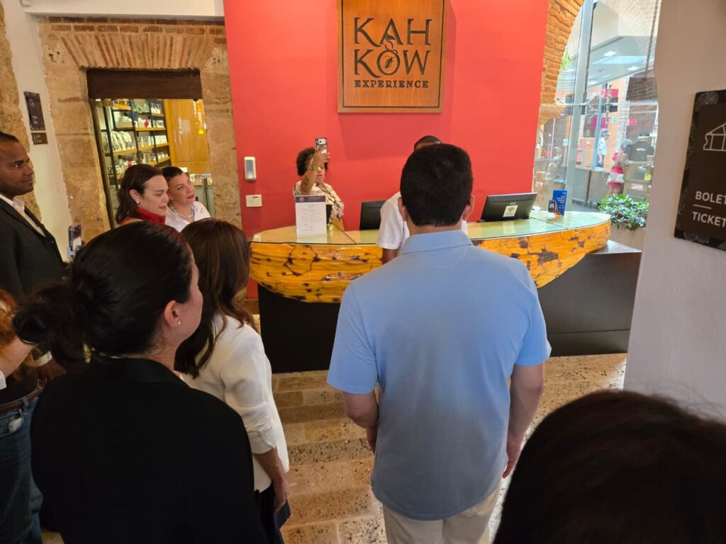 Ministro de Turismo y embajadora Leah Campos recorren la Zona Colonial - Noticias de hoy en República Dominicana | De Último Minuto