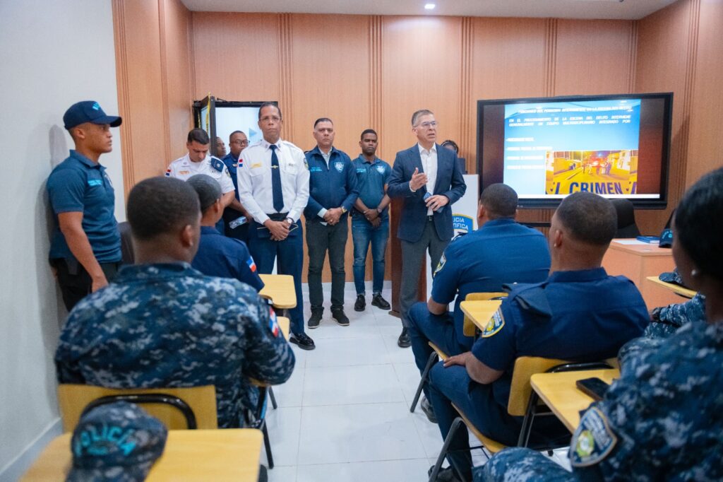 Policía Nacional capacita a agentes preventivos en manejo de escenas del crimen y preservación de evidencias - Noticias de hoy en República Dominicana | De Último Minuto