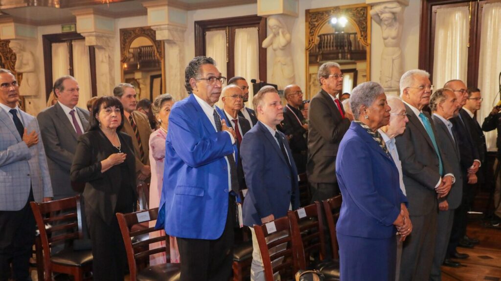 Abinader condecora de manera póstuma al expresidente Ulises Francisco Espaillat - Noticias de hoy en República Dominicana | De Último Minuto