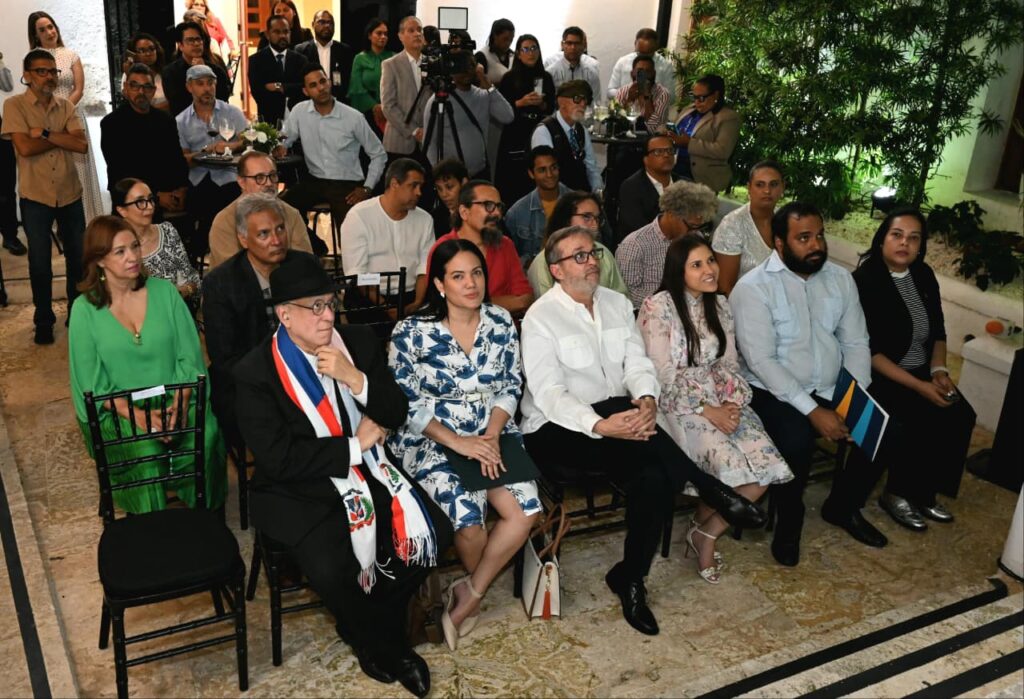 Banreservas reconoce a Giovanny Cruz por su trayectoria y aportes a la escena dominicana - Noticias de hoy en República Dominicana | De Último Minuto