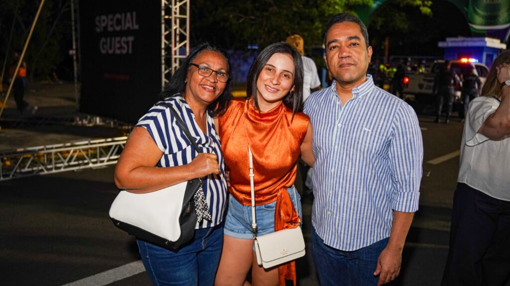 Chayanne reúne fanáticos de todas las edades en su concierto en Santo Domingo - Noticias de hoy en República Dominicana | De Último Minuto