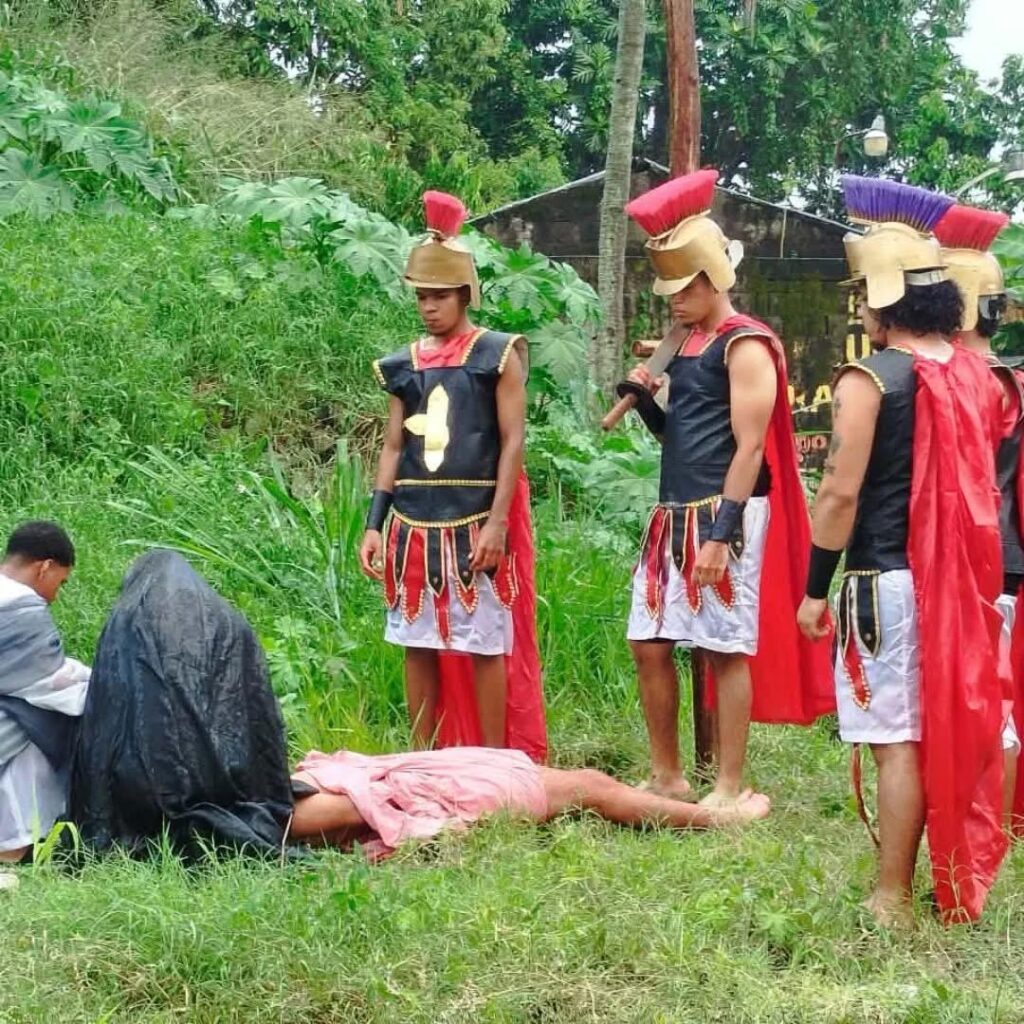Conmovedora dramatización de la Pasión de Cristo impacta a fieles en Bonao | 2 | Conmovedora dramatización de la Pasión de Cristo impacta a fieles en Bonao - Noticias de hoy en República Dominicana | De Último Minuto