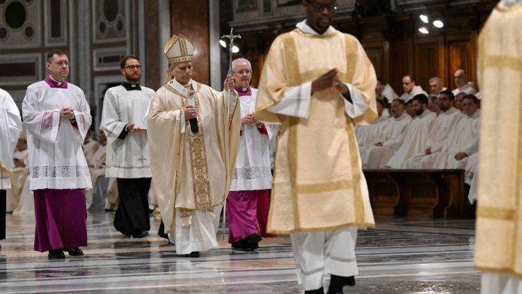 El papa lamenta una humanidad "de rodillas" por tanta brutalidad en misa de Cena del Señor - Noticias de hoy en República Dominicana | De Último Minuto