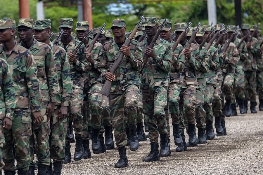 Haití gradúa a 339 soldados para reforzar la lucha contra las bandas armadas - Noticias de hoy en República Dominicana | De Último Minuto