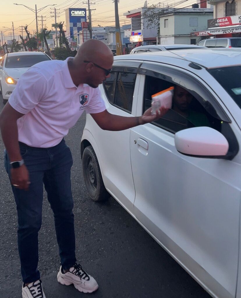 Jóvenes con Horizontes entrega kits de primeros auxilios en el Gran Santo Domingo - Noticias de hoy en República Dominicana | De Último Minuto