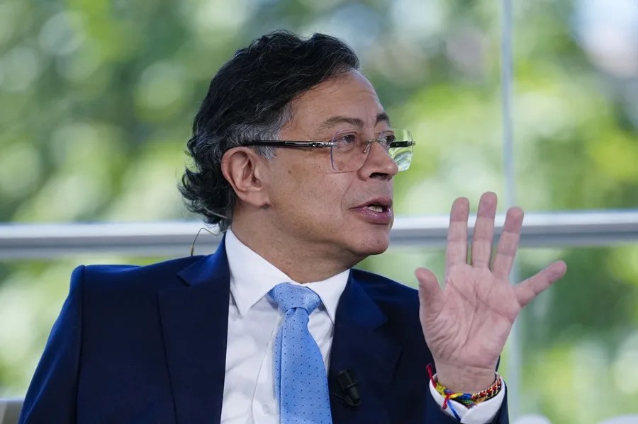 María Corina Machado dice que Petro debería buscar paz en Colombia y no promover violencia en Venezuela