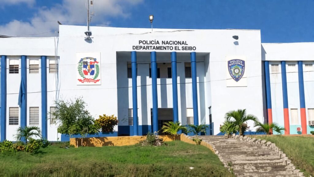 Muere segundo teniente de la Policía en accidente de tránsito en carretera El Seibo–Hato Mayor | 2 | Muere segundo teniente de la Policía en accidente de tránsito en carretera El Seibo–Hato Mayor - Noticias de hoy en República Dominicana | De Último Minuto
