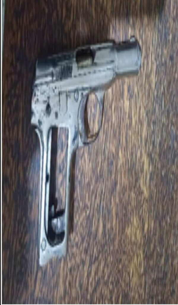 Policía Nacional ocupa un arma de fuego tipo pistola y detiene una persona en Jarabacoa - Noticias de hoy en República Dominicana | De Último Minuto