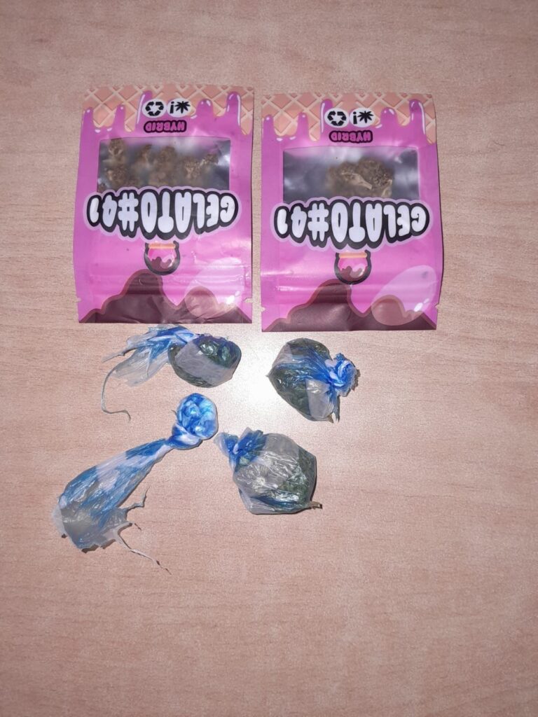 Policía detiene y remite a las autoridades a adolescente con posesión de drogas y arma de fabricación artesanal en San Juan - Noticias de hoy en República Dominicana | De Último Minuto