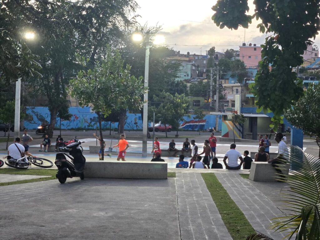 Sectores del Distrito Nacional se mantienen en calma durante el Viernes Santo; persiste consumo de alcohol en espacios públicos - Noticias de hoy en República Dominicana | De Último Minuto