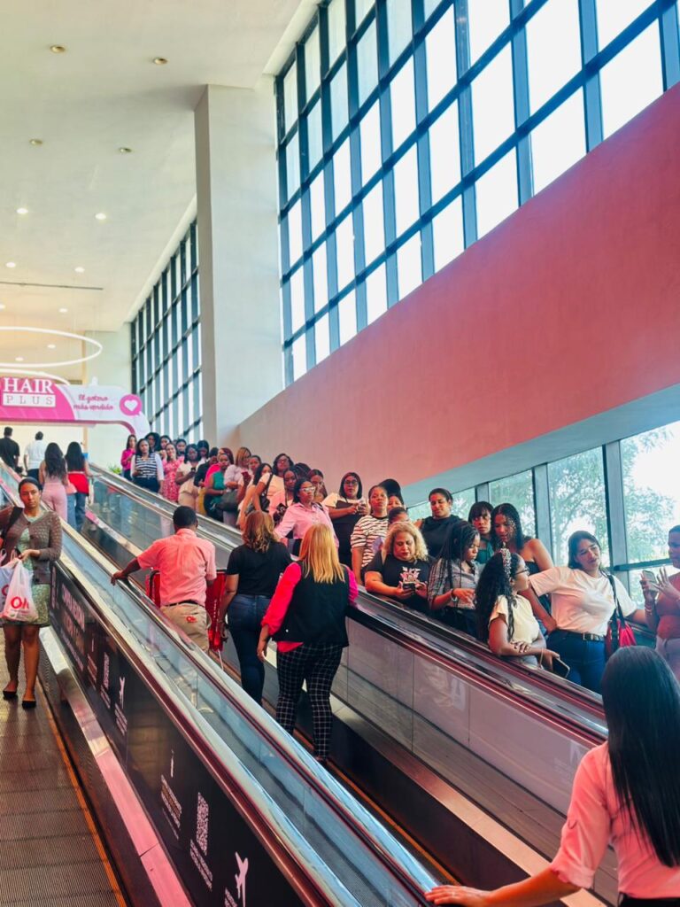 Cientos abarrotan Hipermercados Olé en el lanzamiento del Beauty Fest Olé 2026 | 6 | Cientos abarrotan Hipermercados Olé en el lanzamiento del Beauty Fest Olé 2026 - Noticias de hoy en República Dominicana | De Último Minuto