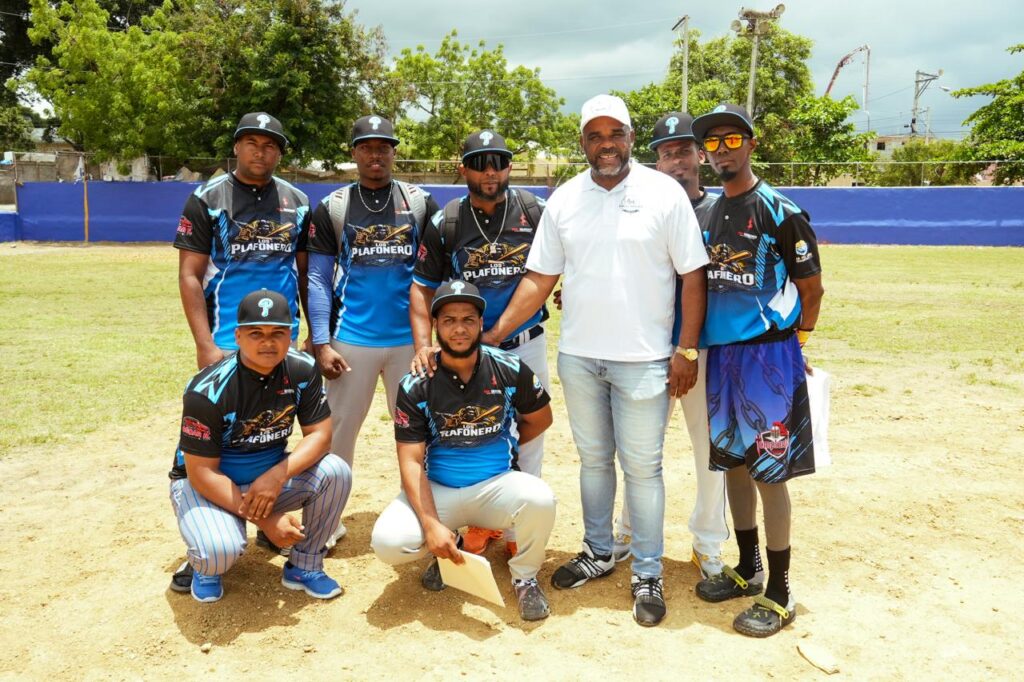 Los Alcarrizos celebra su primer Clásico de Sóftbol | 4 | Los Alcarrizos celebra su primer Clásico de Sóftbol - Noticias de hoy en República Dominicana | De Último Minuto