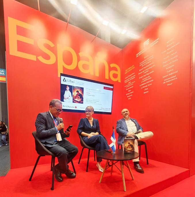 Lizamavel Collado presenta poemario “Todavía” en la Feria del Libro de Bogotá | 3 | Lizamavel Collado presenta poemario “Todavía” en la Feria del Libro de Bogotá - Noticias de hoy en República Dominicana | De Último Minuto