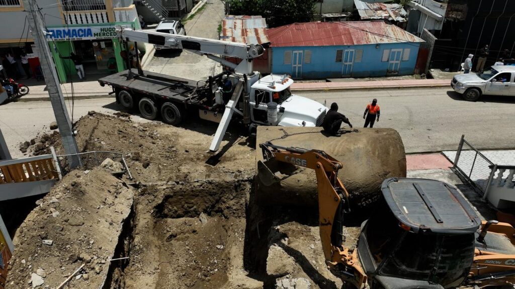 MICM y CECCOM desmantelan estación clandestina que operaba con tanques soterrados en San Juan | 3 | MICM y CECCOM desmantelan estación clandestina que operaba con tanques soterrados en San Juan - Noticias de hoy en República Dominicana | De Último Minuto
