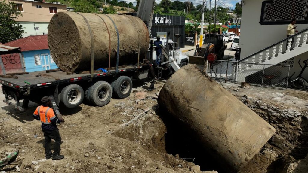 MICM y CECCOM desmantelan estación clandestina que operaba con tanques soterrados en San Juan | 4 | MICM y CECCOM desmantelan estación clandestina que operaba con tanques soterrados en San Juan - Noticias de hoy en República Dominicana | De Último Minuto