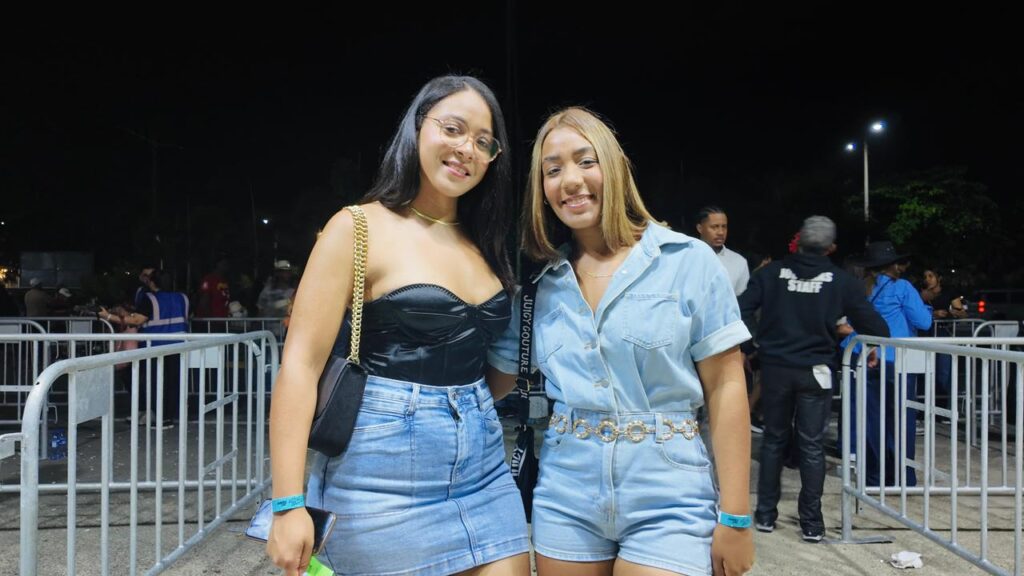 Con botas y sombreros llegan fanáticos al concierto de Los Tigres del Norte en Santo Domingo - Noticias de hoy en República Dominicana | De Último Minuto