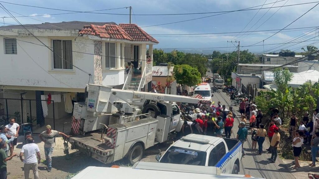 Tragedia: mujer muere aplastada por un camión y su hijo resultó gravemente herido en Tamboril, Santiago | 4 | Tragedia: mujer muere aplastada por un camión y su hijo resultó gravemente herido en Tamboril, Santiago - Noticias de hoy en República Dominicana | De Último Minuto