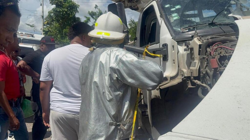 Tragedia: mujer muere aplastada por un camión y su hijo resultó gravemente herido en Tamboril, Santiago | 6 | Tragedia: mujer muere aplastada por un camión y su hijo resultó gravemente herido en Tamboril, Santiago - Noticias de hoy en República Dominicana | De Último Minuto